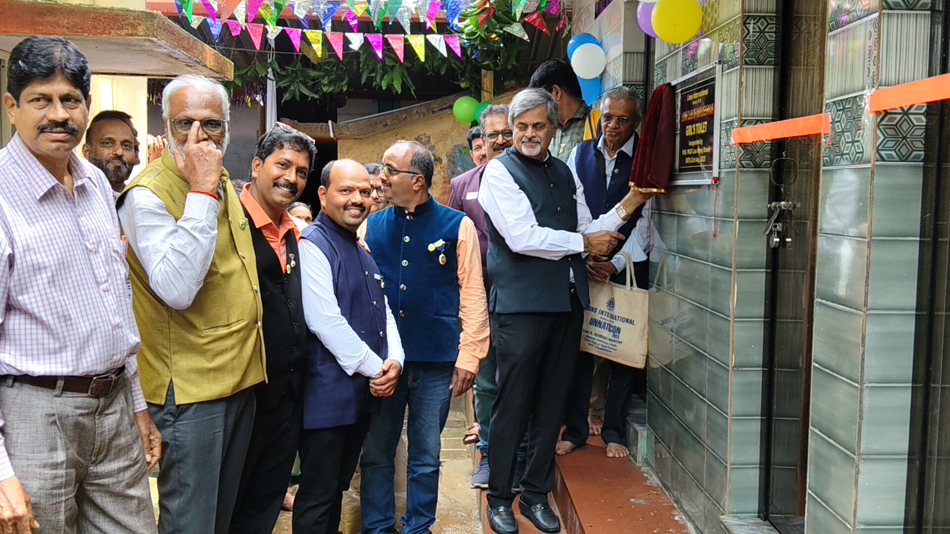 ಭಟ್ಕಳದ ಉಲ್ಮಣ್‌ ಸರ್ಕಾರಿ ಶಾಲೆಗೆ ಶೌಚಾಲಯ ನಿಮಿಸಿಕೊಟ್ಟ ಮುರ್ಡೇಶ್ವರ ಲಯನ್ಸ್‌ ಕ್ಲಬ್‌