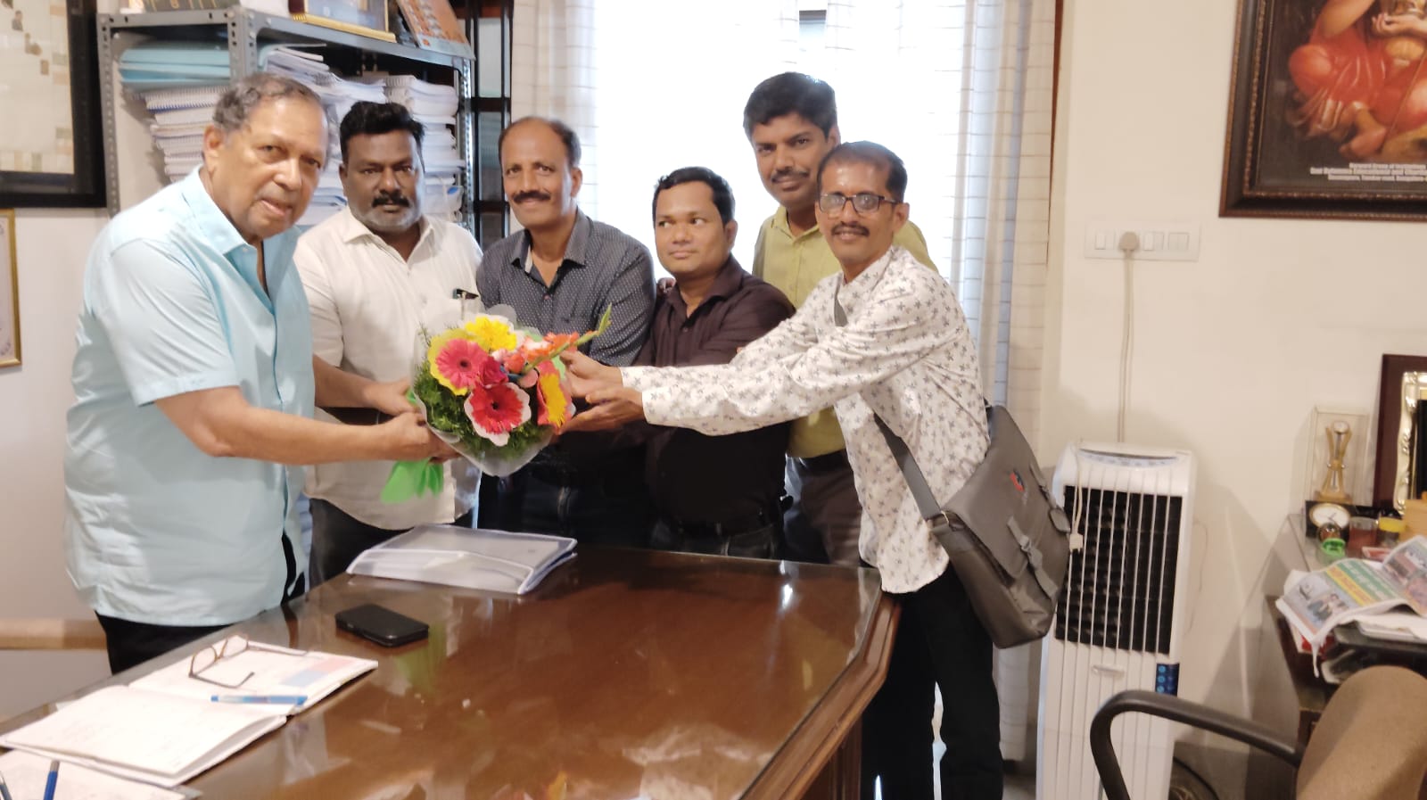 ಜಿಲ್ಲಾ ಉಸ್ತುವಾರಿ ಸಚಿವರಾದ ಶ್ರೀ ಮಂಕಾಳ್ ವೈದ್ಯ ರವರ ಅಧ್ಯಕ್ಷತೆಯಲ್ಲಿ “ಕರ್ನಾಟಕ ಕಾರ್ಯನಿರತ ಪತ್ರಕರ್ತರ ಧ್ವನಿ ಭಟ್ಕಳ ಘಟಕ ದಿಂದ ರಾಜ್ಯಮಟ್ಟದ ವಿಚಾರ ಸಂಕಿರಣ ಮತ್ತು ಪತ್ರಕರ್ತರ ಸಮಾಗಮ ಹಾಗೂ ರಾಜ್ಯ ಪ್ರಶಸ್ತಿ ಪ್ರಧಾನ”