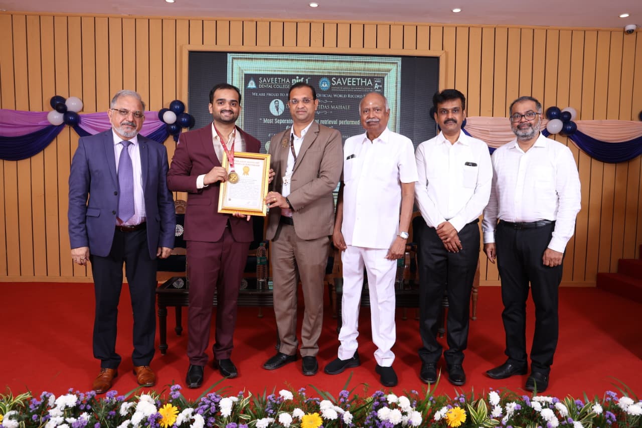 ಶಿರಾಲಿಯ ಯುವ ದಂತವೈದ್ಯ ಡಾ. ವಿವೇಕ್ ದೇವಿದಾಸ್ ಮಹಾಲೆ ಸ್ನಾತಕೋತ್ತರ ಅವಧಿಯಲ್ಲೇ ಎರಡು ವಿಶ್ವ ದಾಖಲೆಗಳ ಅದ್ಭುತ ಸಾಧನೆ