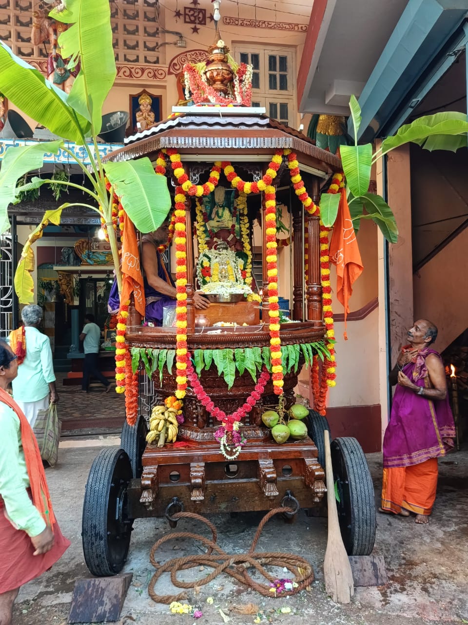 ಡಿಸೆಂಬರ್ 4 ನೇ ತಾರೀಕಿನ ಗುರುವಾರ ಶ್ರೀಧರ ಪದ್ಮಾವತಿ ದೇವಿಯ ರಥೋತ್ಸವ