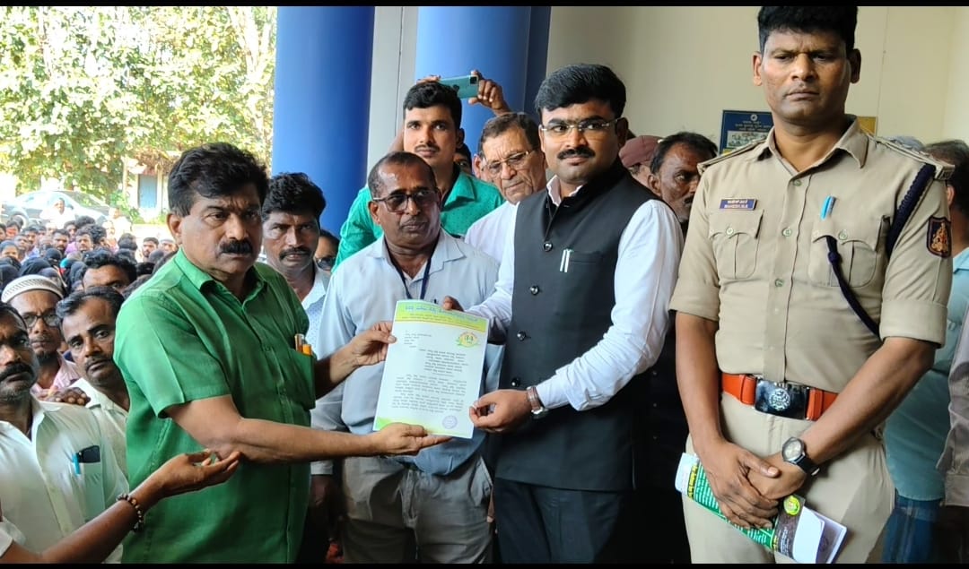 ಮಂಜೂರಿ ಪ್ರಕ್ರಿಯೆಯಲ್ಲಿ ಕಾನೂನಿಗೆ ವ್ಯತಿರಿಕ್ತವಾಗಿ ಅರ್ಜಿ ಪರಿಶೀಲಿಸಲಾಗಿರುವುದರಿಂದ ರಾಜ್ಯದಲ್ಲಿ ಶೇ.88.90 ಅರ್ಜಿಗಳು ಹಾಗೂ ಜಿಲ್ಲೆಯಲ್ಲಿ ಶೇ 83.50 ಅರ್ಜಿ ತಿರಸ್ಕರಿಸ್ಪಟ್ಟಿದೆ: ರವೀಂದ್ರ ನಾಯ್ಕ